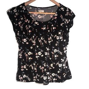 Hollister floral blouse short sleeve top